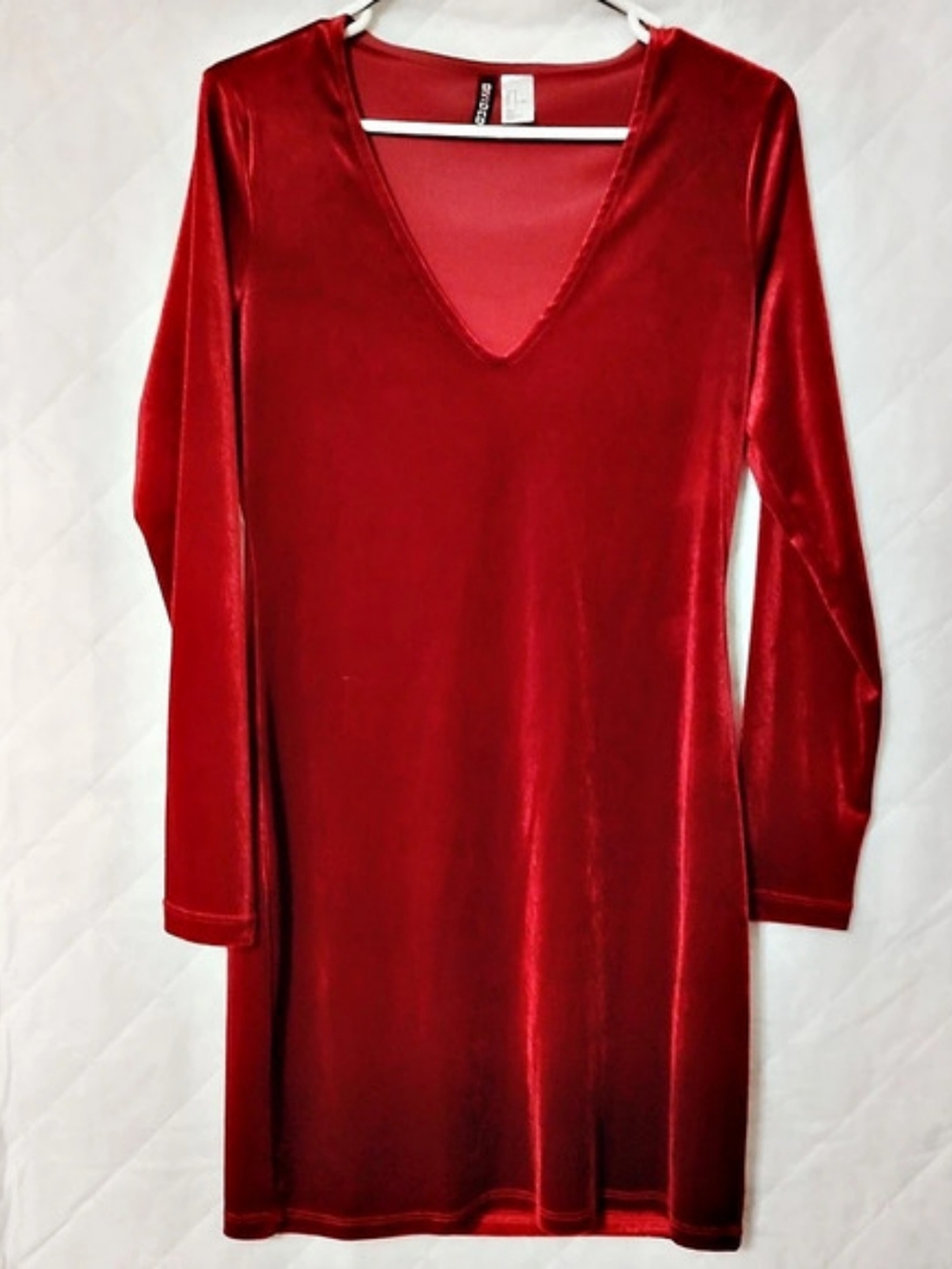 H&M Divided Dark Red Velvet Long Sleeve V-Neck Mini Dress Mini Dress Size XL